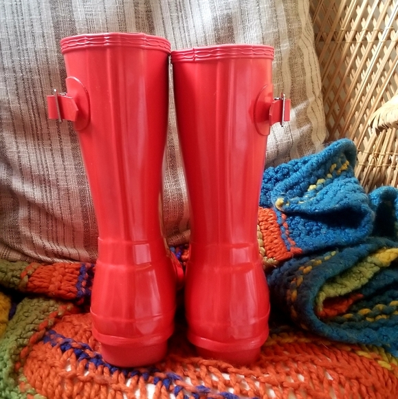 Fire Engine Red Hunter Mid-Calf Gloss Rain Boots - Picture 2 of 6
